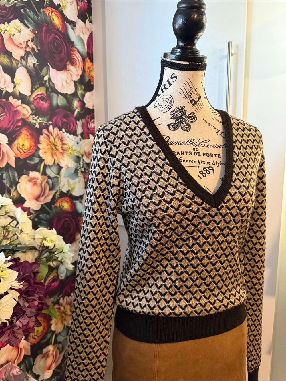 Zara Brown and Tan Geometric V-Neck Sweater